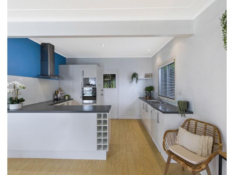 6 Empire Bay Drive, Daleys Point NSW 2257