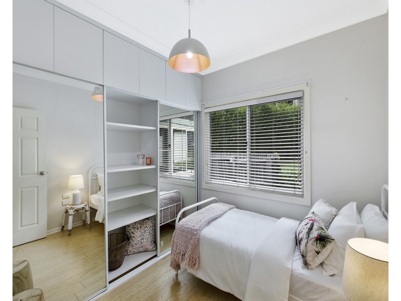 6 Empire Bay Drive, Daleys Point NSW 2257