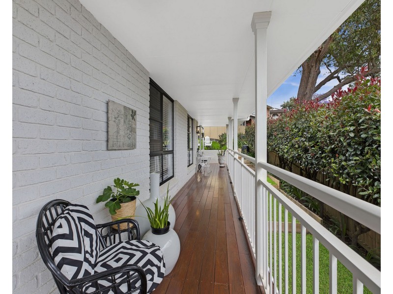 13 Vista Parade, Bateau Bay NSW 2261