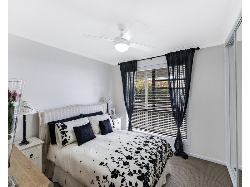 13 Vista Parade, Bateau Bay NSW 2261