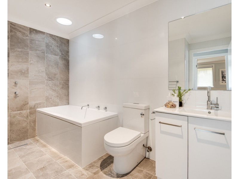 102 Springfield Road, Springfield NSW 2250