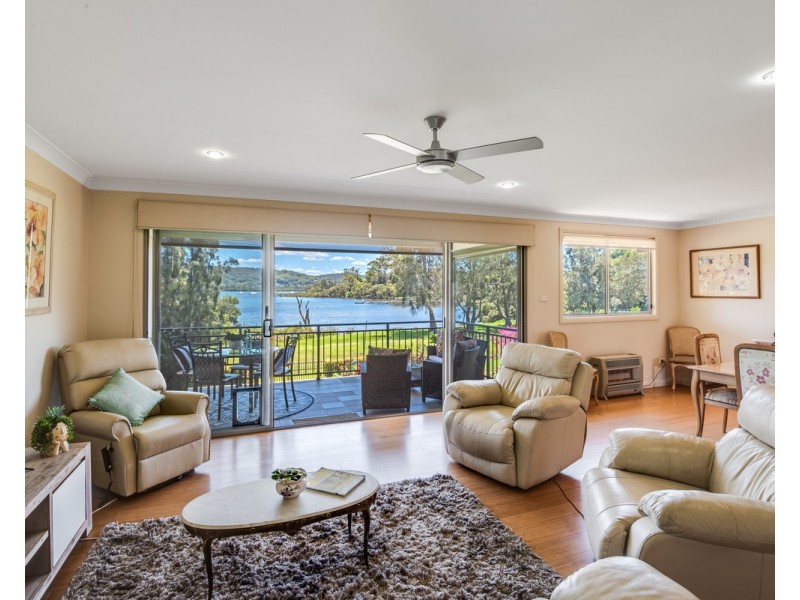 35 Bayside Drive, Green Point NSW 2251