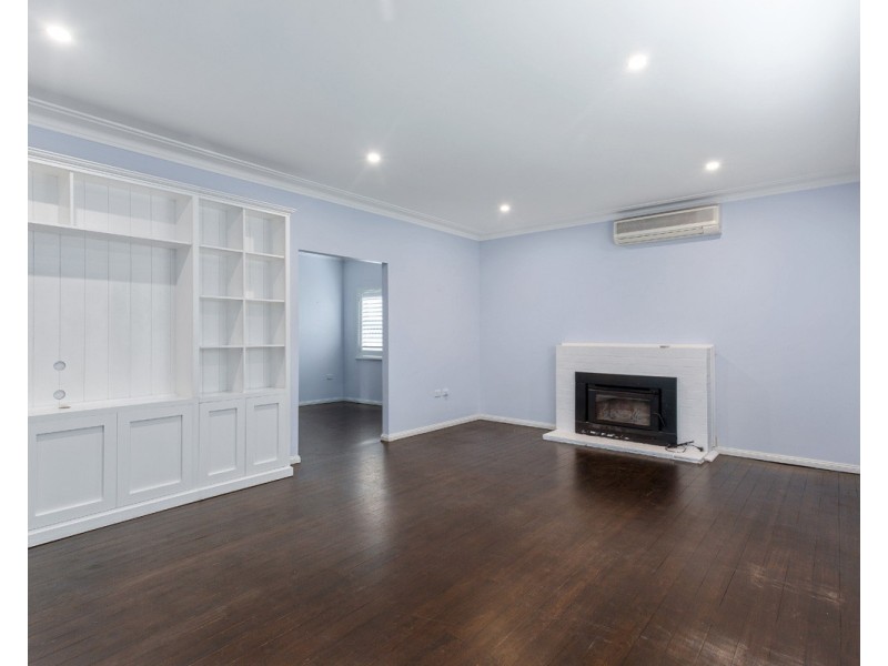 2 Glencoe Avenue, Wyoming NSW 2250