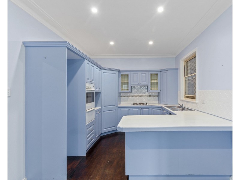 2 Glencoe Avenue, Wyoming NSW 2250