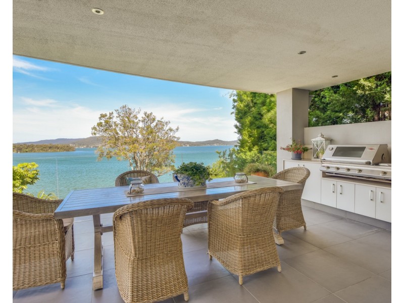 25 Coogee Road, Point Clare NSW 2250