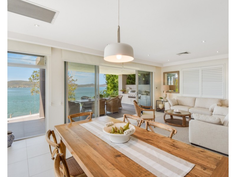 25 Coogee Road, Point Clare NSW 2250