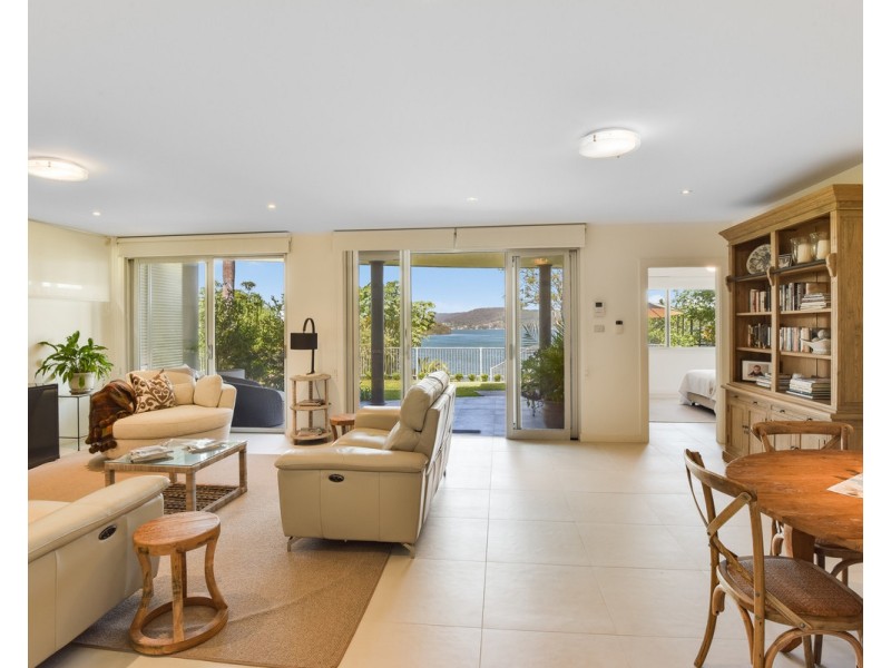 25 Coogee Road, Point Clare NSW 2250