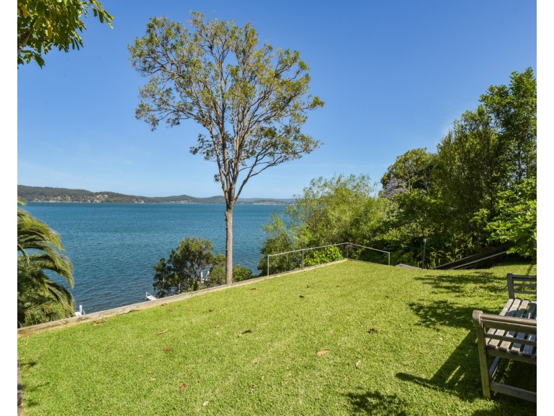 25 Coogee Road, Point Clare NSW 2250