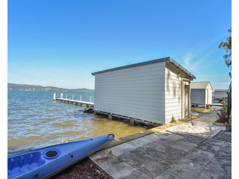 25 Coogee Road, Point Clare NSW 2250