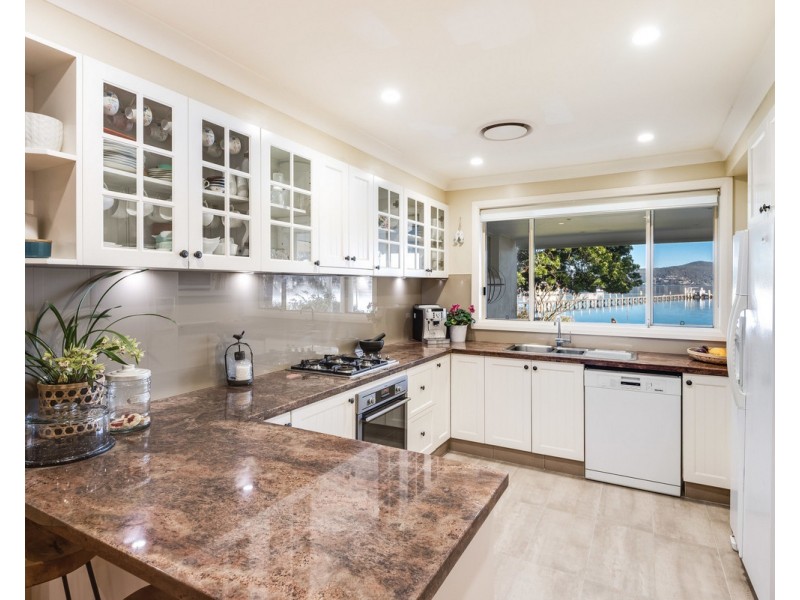 247 Avoca Drive, Green Point NSW 2251