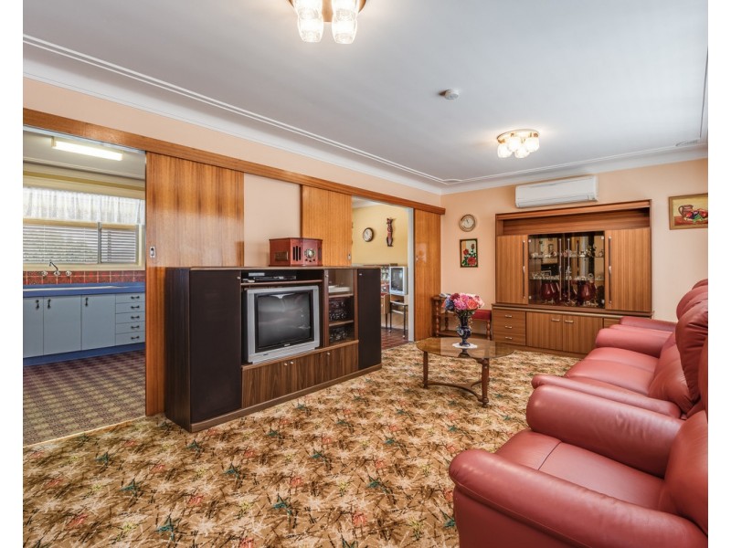 12 Tingira Crescent, Wyoming NSW 2250