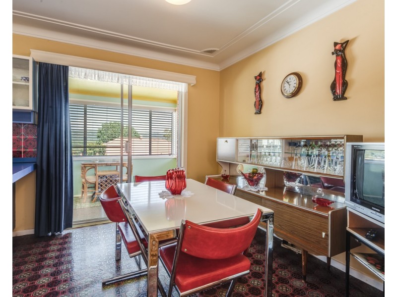 12 Tingira Crescent, Wyoming NSW 2250