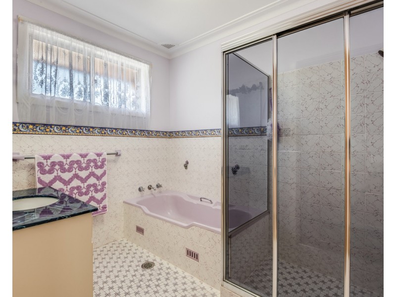 12 Tingira Crescent, Wyoming NSW 2250