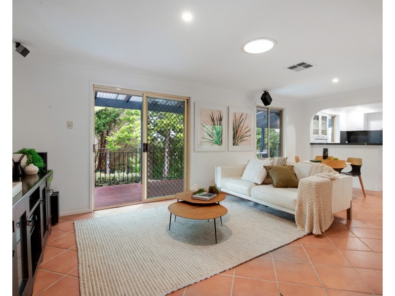 18 Settlers Ridge Close, Lisarow NSW 2250