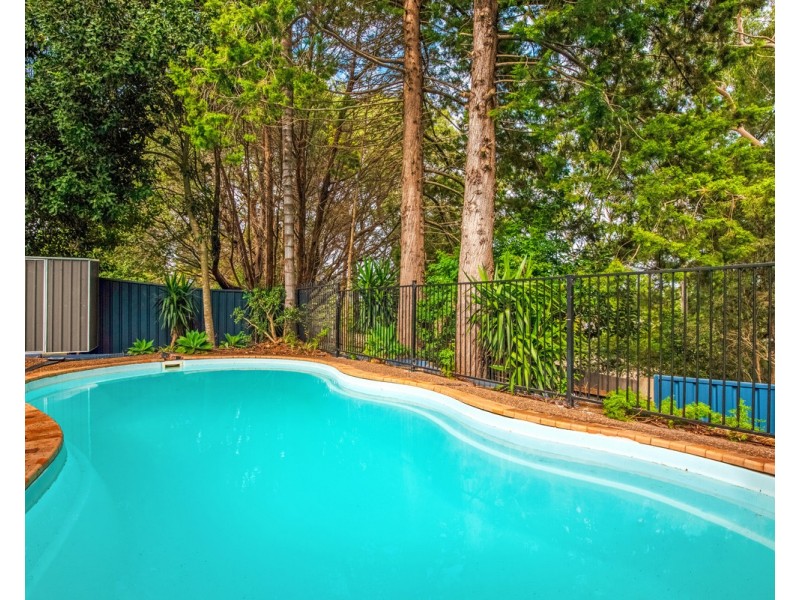 18 Settlers Ridge Close, Lisarow NSW 2250