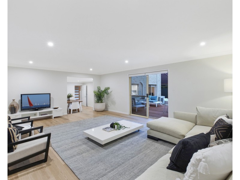 3 Mount Place, Green Point NSW 2251