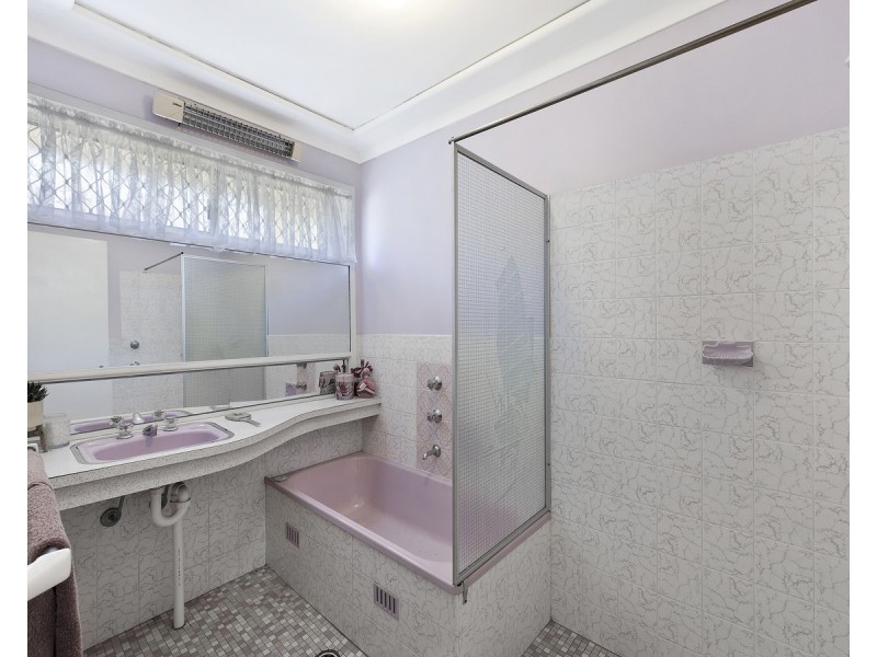 4 Pierce Street, Niagara Park NSW 2250