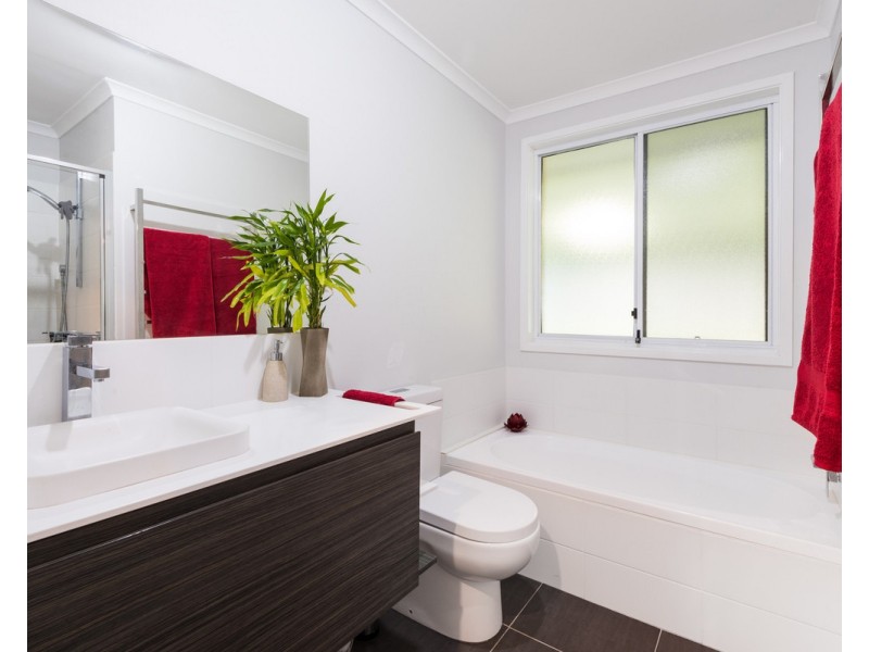 5 Bottlebrush Close, Wyoming NSW 2250