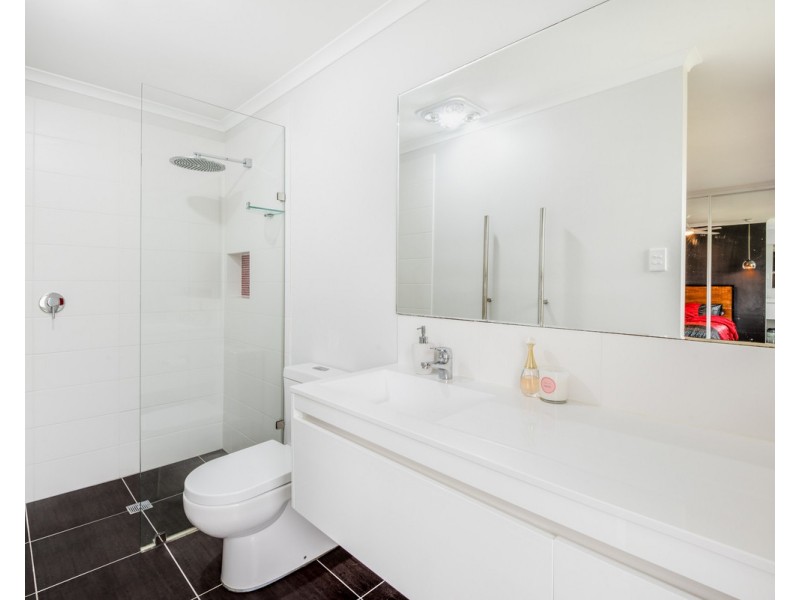 5 Bottlebrush Close, Wyoming NSW 2250