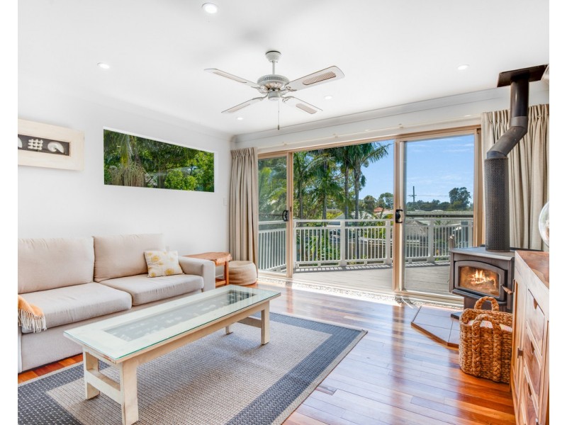 6 Garland Avenue, Killarney Vale NSW 2261