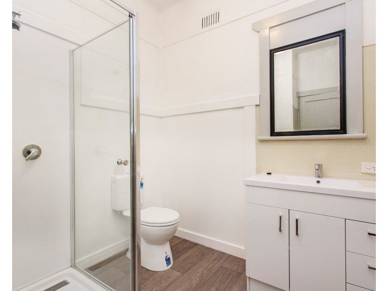 504 Pacific Highway, Wyoming NSW 2250