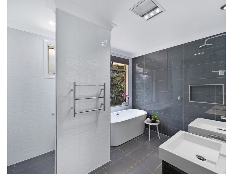 31 Pierce Street, Niagara Park NSW 2250