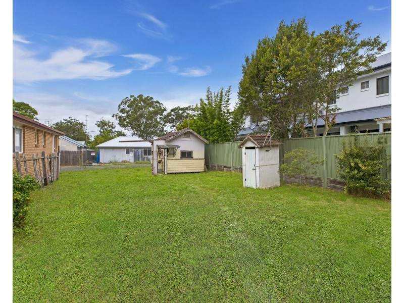 10 Barrenjoey Road, Ettalong Beach NSW 2257