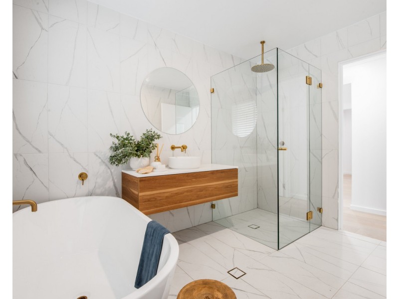 11 Haynes Street, Wyoming NSW 2250