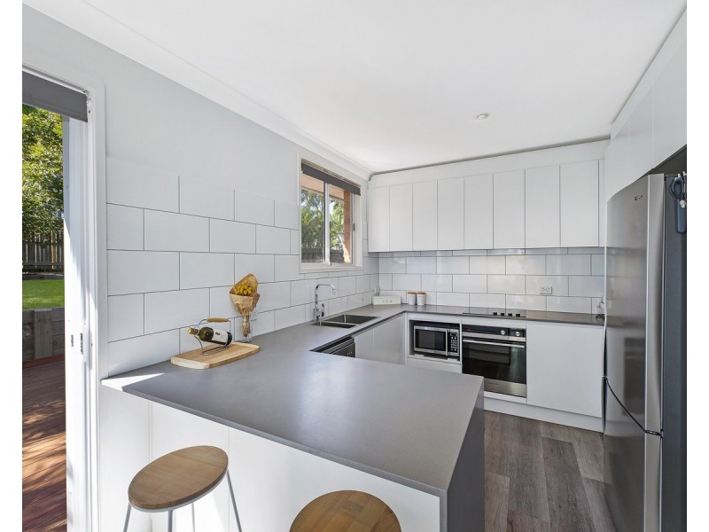 3 Nisic Close, Bateau Bay NSW 2261