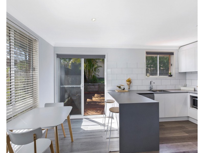 3 Nisic Close, Bateau Bay NSW 2261