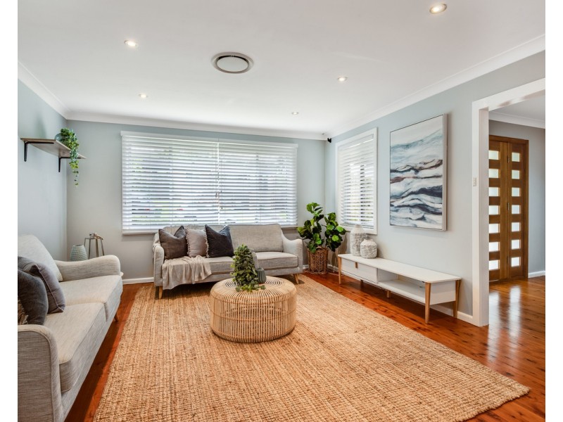 4 Lana Avenue, Wyoming NSW 2250