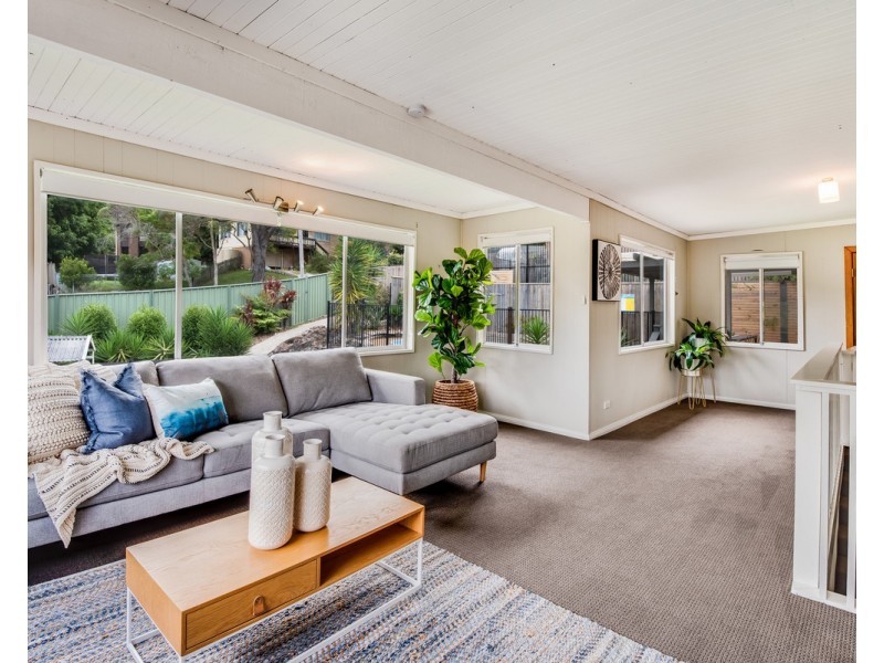 4 Lana Avenue, Wyoming NSW 2250