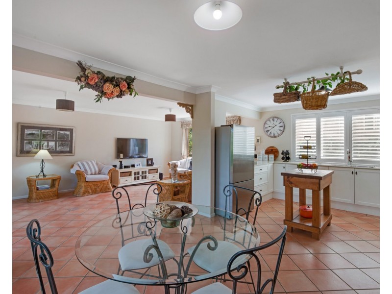 4 Bellbrook Close, Green Point NSW 2251