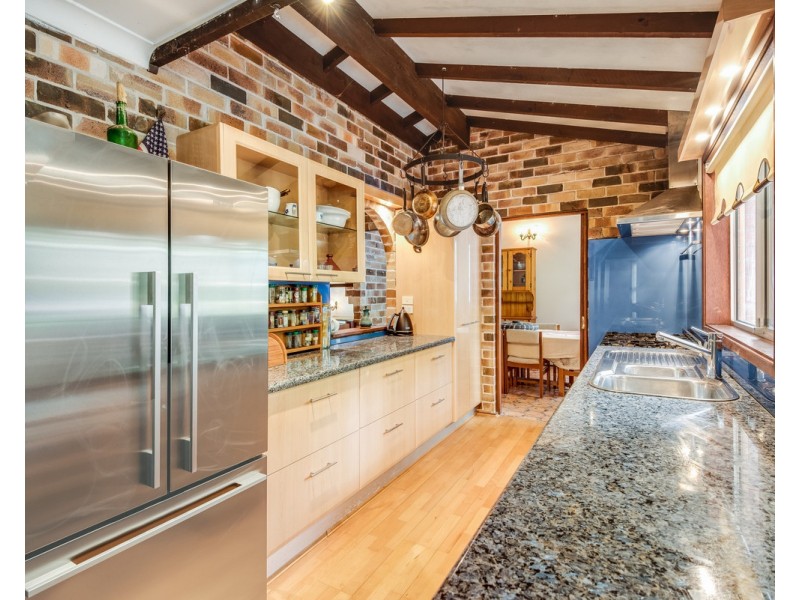 33 Gregory Street, Wyoming NSW 2250