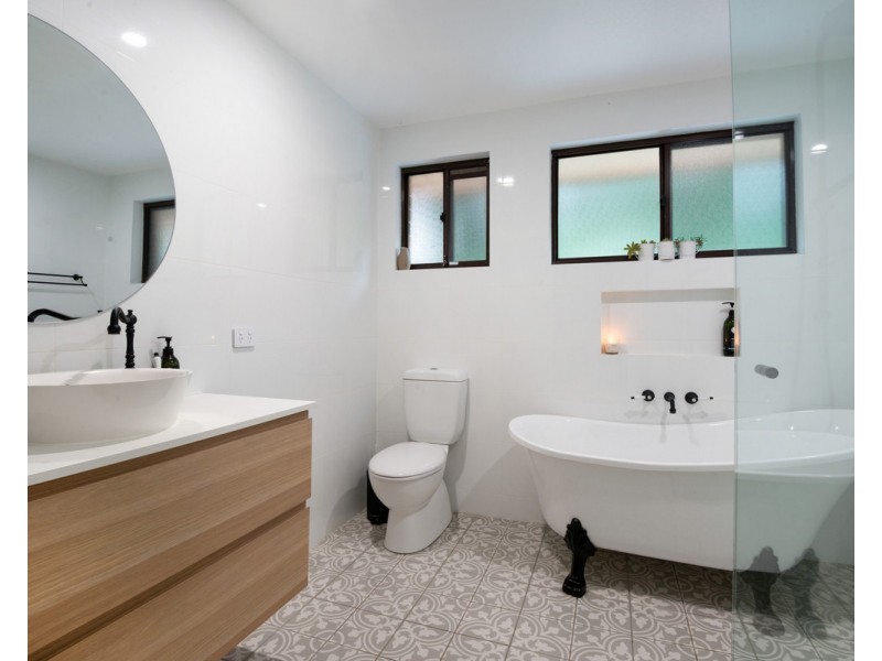 15 Blackbutt Street, Wyoming NSW 2250