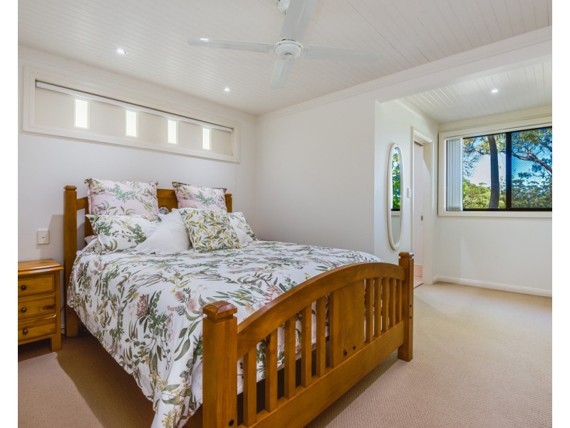 14 Beaumont Avenue, Wyoming NSW 2250