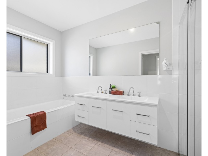 42a The Ridgeway, Lisarow NSW 2250