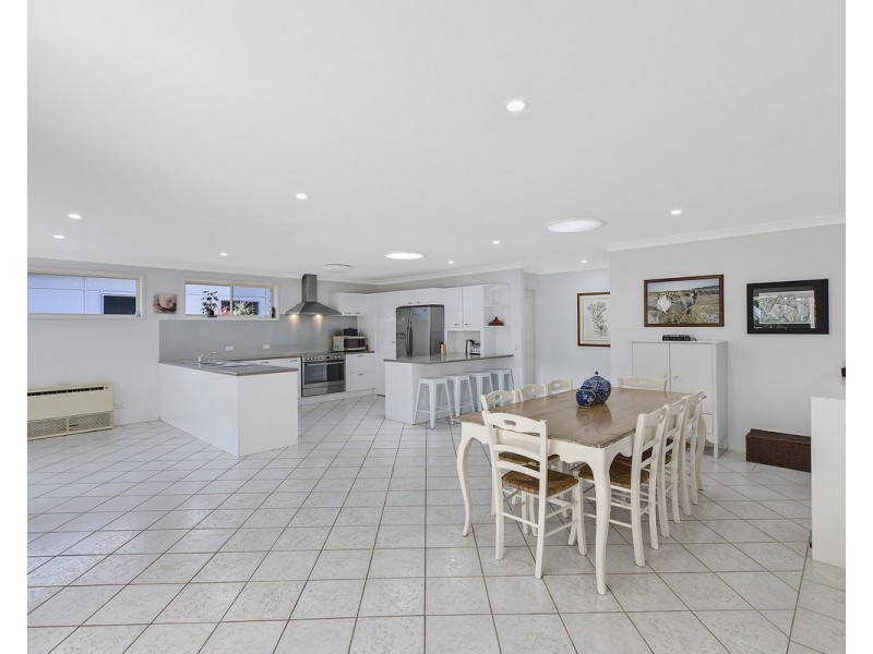 4 Warrina Street, Wamberal NSW 2260