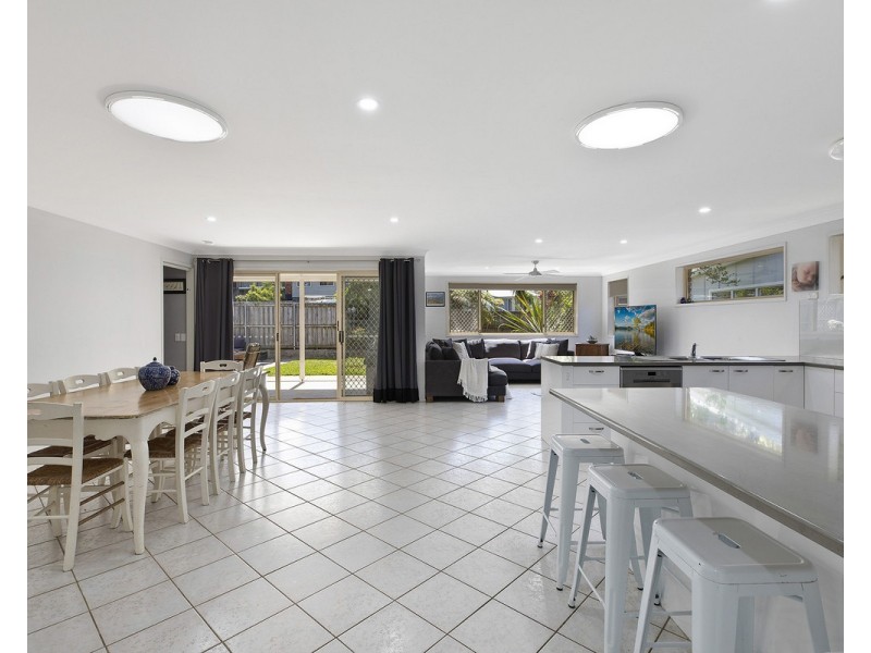 4 Warrina Street, Wamberal NSW 2260