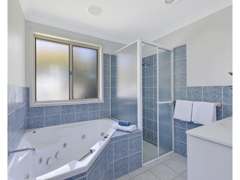 4 Warrina Street, Wamberal NSW 2260