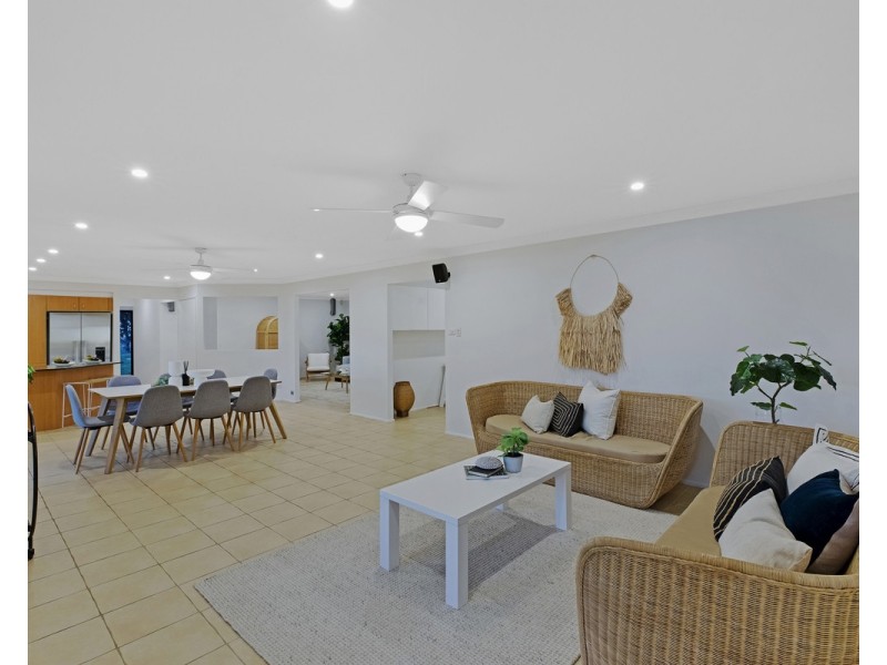 10 Sunhill Crescent, Erina NSW 2250