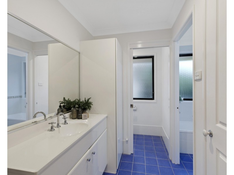 10 Sunhill Crescent, Erina NSW 2250