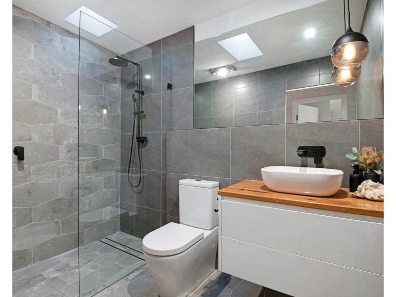 26 Elaine Avenue, Berkeley Vale NSW 2261