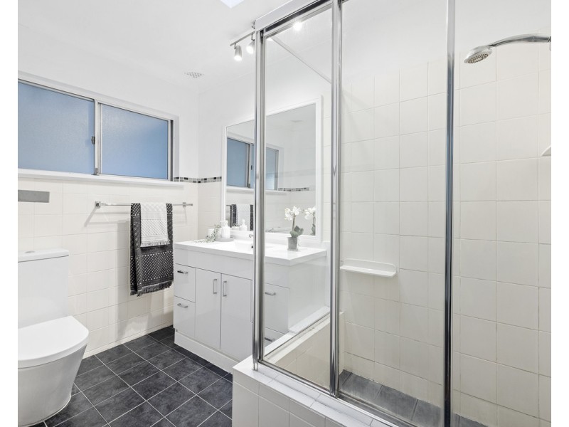 12 Craigend Street, Wyoming NSW 2250