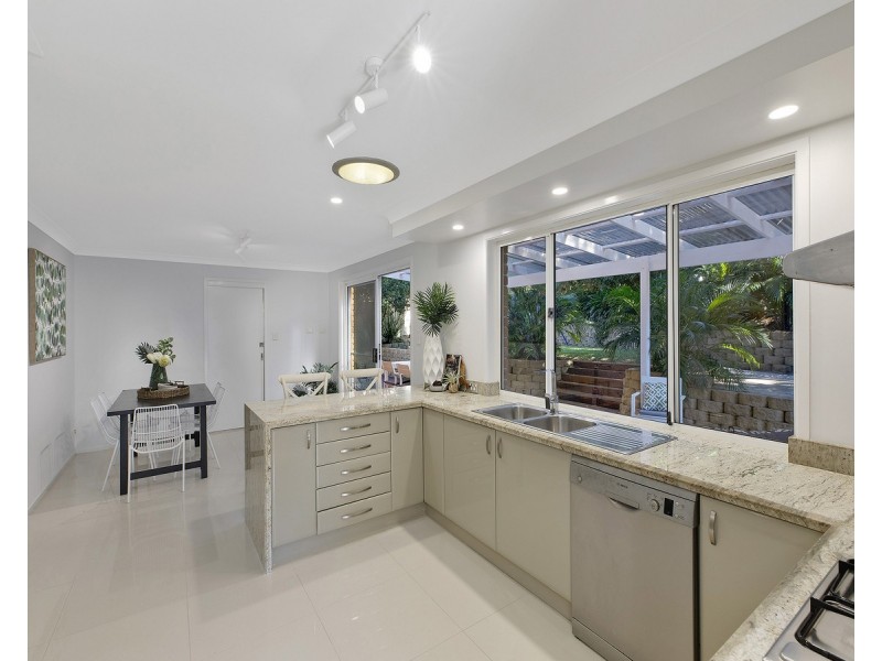 11 Blue Wren Close, Green Point NSW 2251