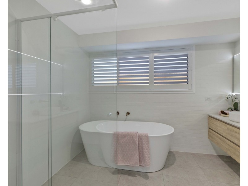 64 Henzel Road, Green Point NSW 2251