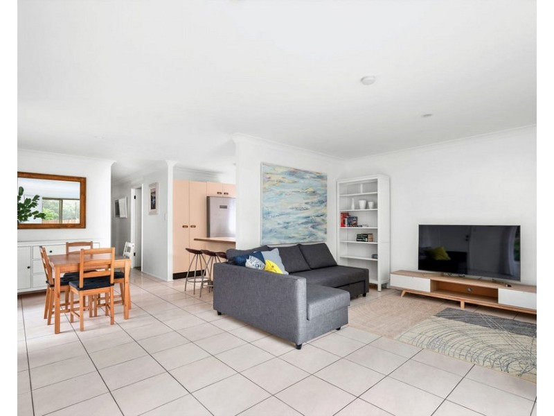 1/176 The Round Drive, Avoca Beach NSW 2251