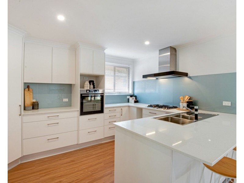 12 Rainforest Road, Wyoming NSW 2250