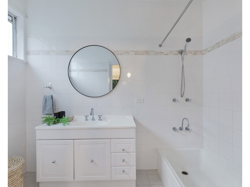 54 Serpentine Road, Erina Heights NSW 2260