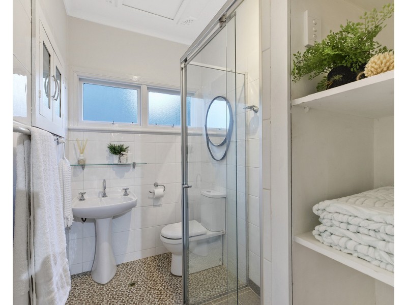 54 Serpentine Road, Erina Heights NSW 2260